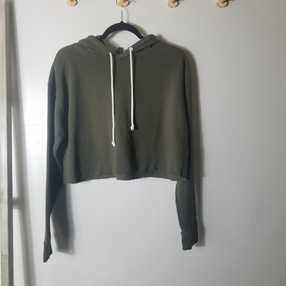 WILD FABLE OLIVE CROPPED HOODIE SIZE MEDIUM - Picture 1 of 10